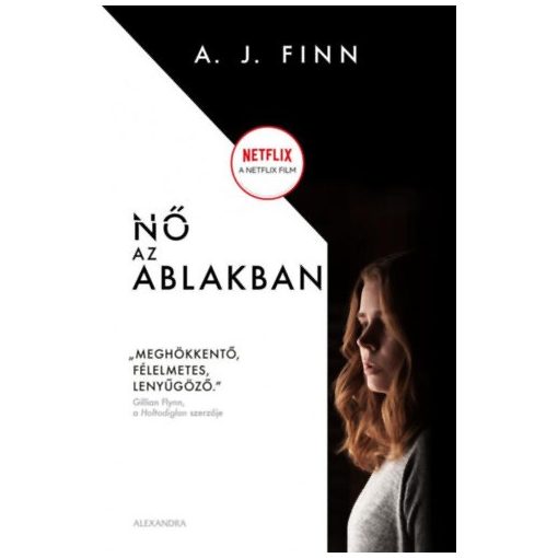 Nő az ablakban